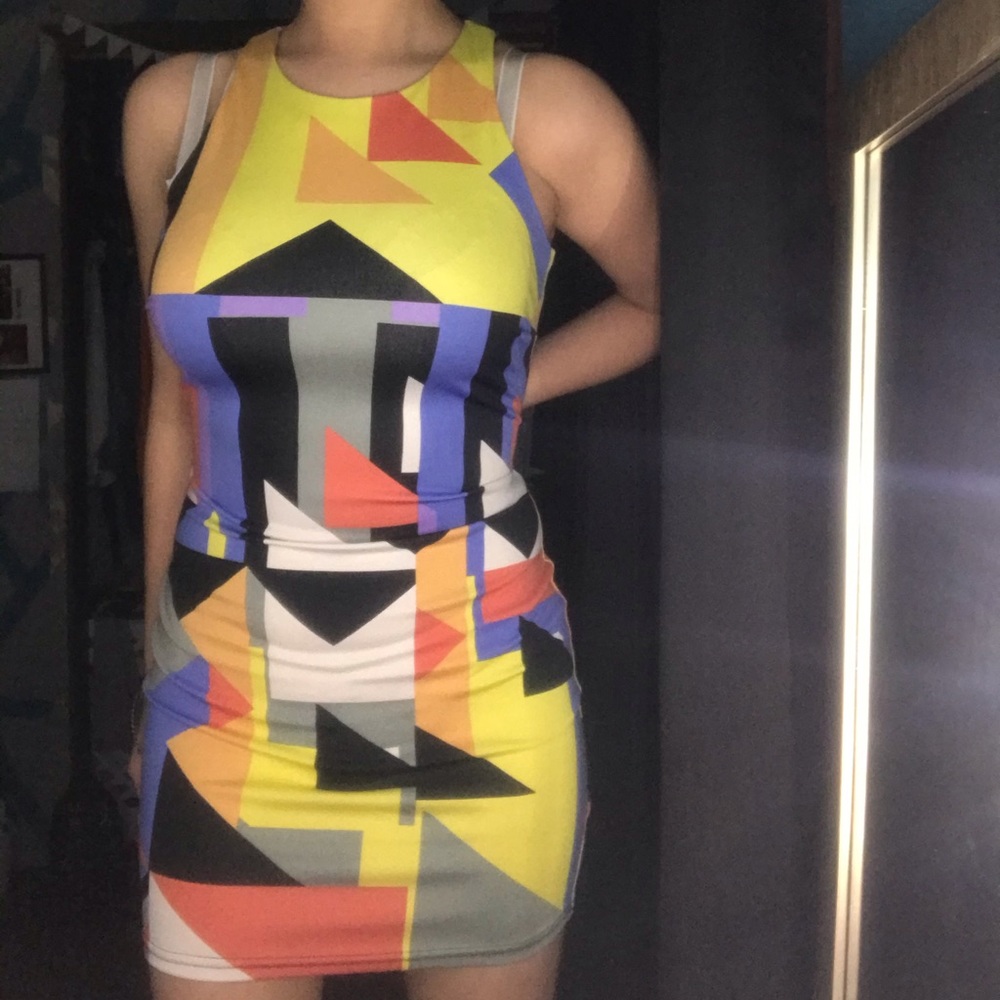 Bodycon dress😍 - Picture 3 of 3